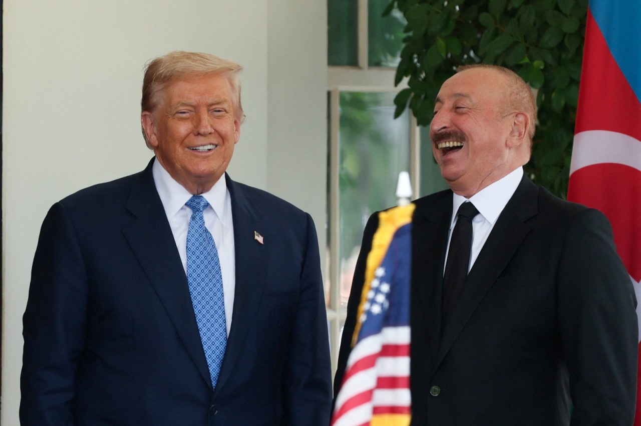 Trampdan İlham Əliyevə səmimi qarşılama - FOTOLAR